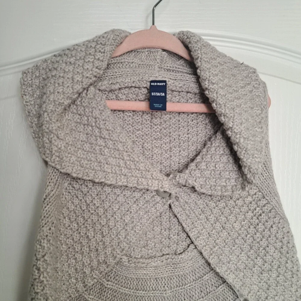 Old Navy Gray Knit Vest